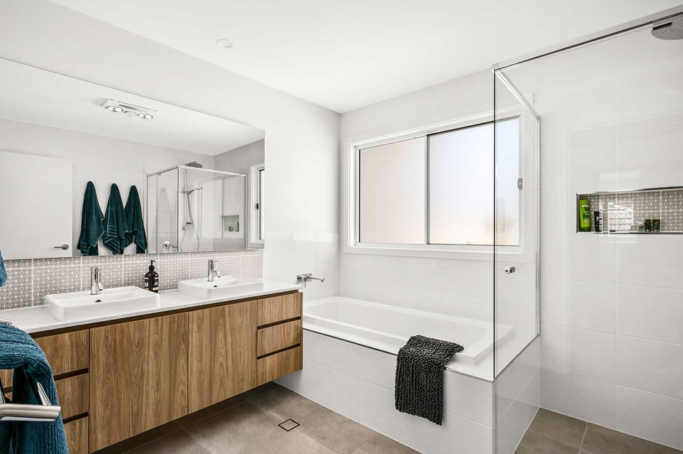 hallandhart-H0010-2000-019-1