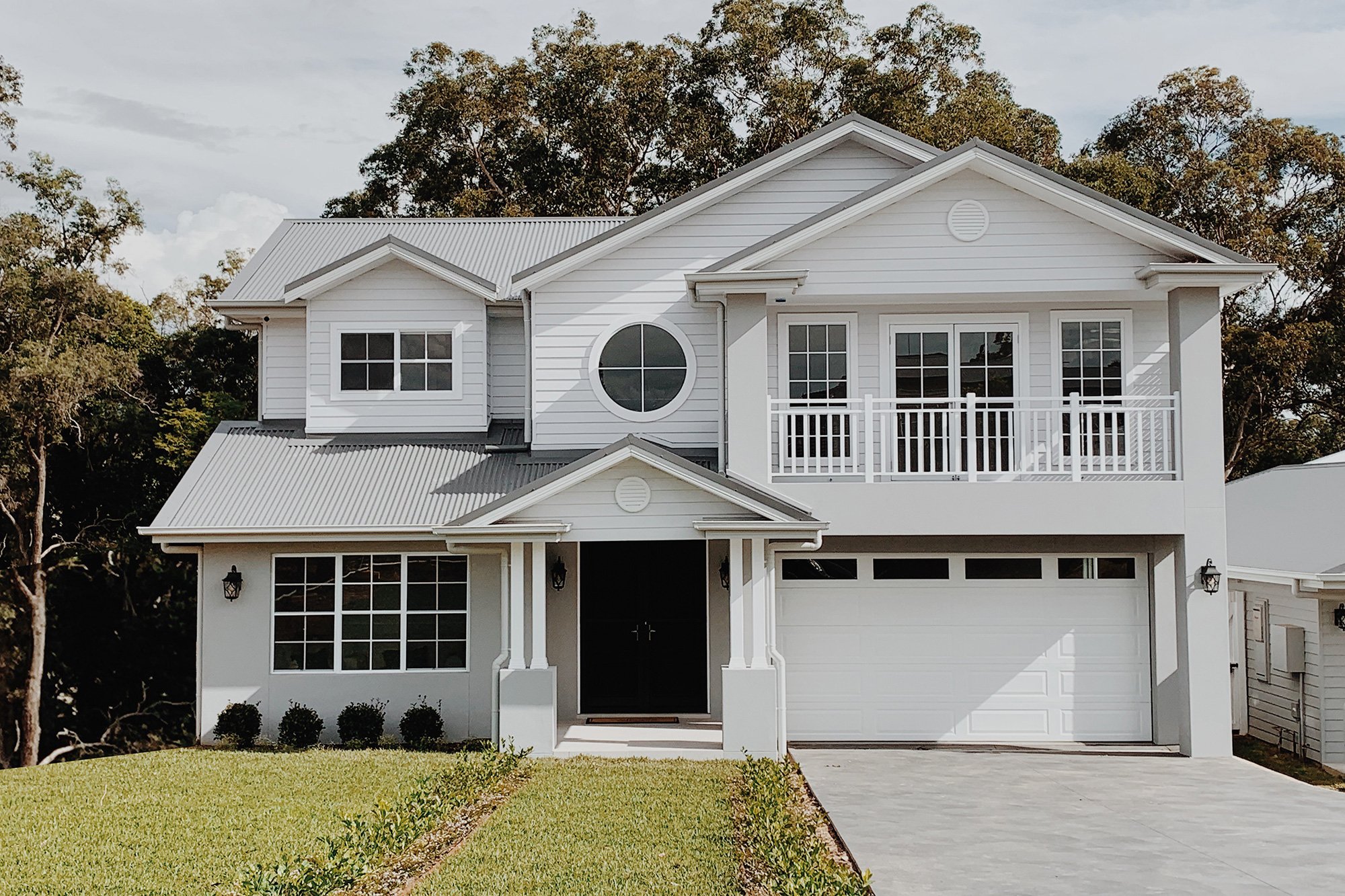 hallandhart-H0232-2000-003