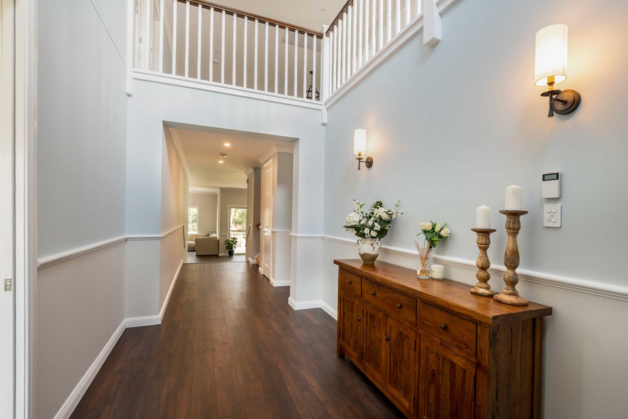 hallandhart-H0232-2000-005