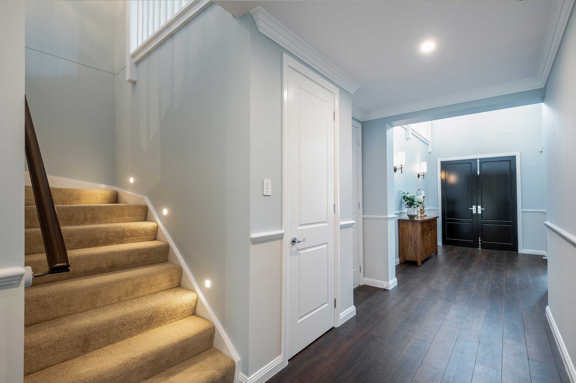 hallandhart-H0232-2000-008