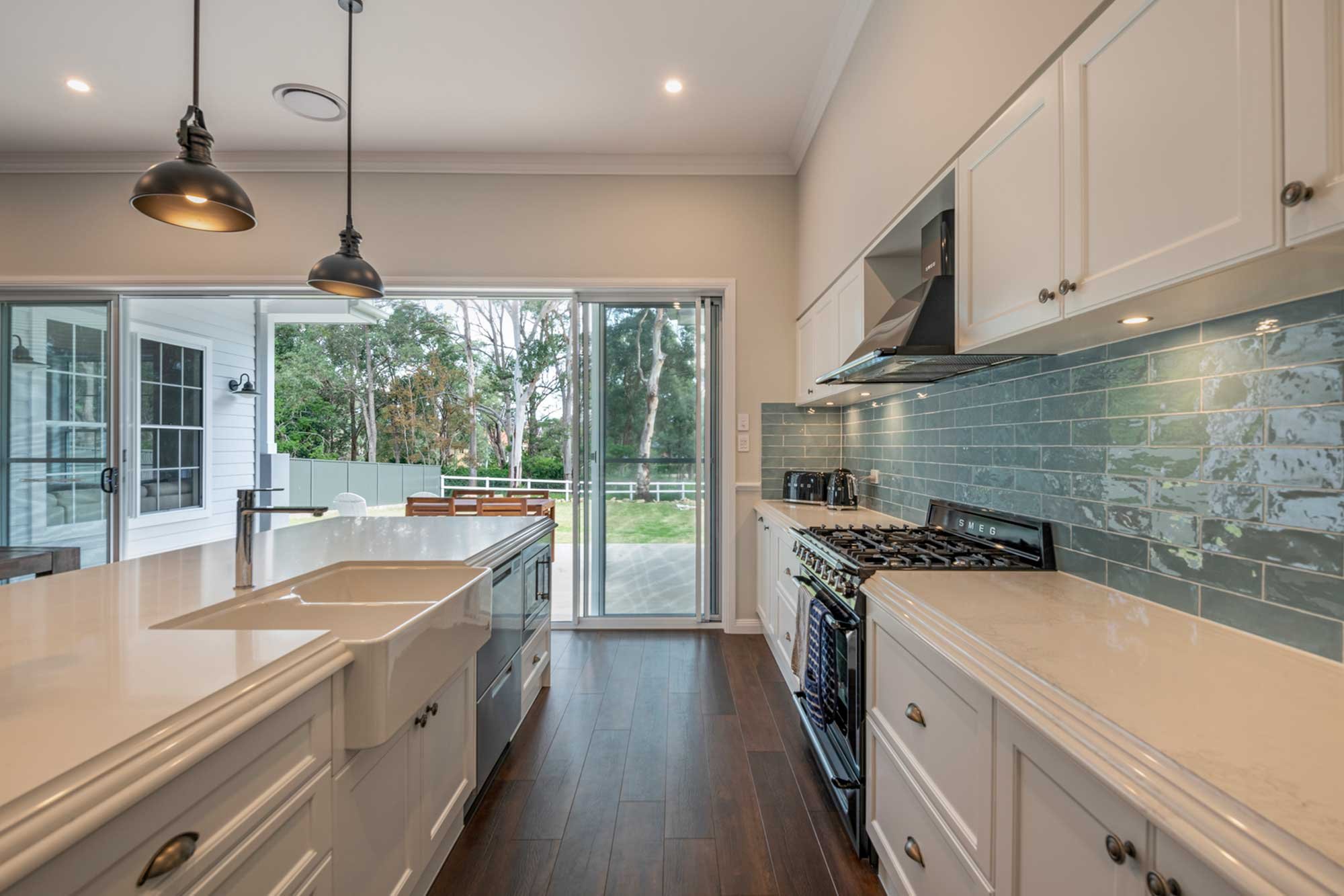 hallandhart-H0232-2000-014