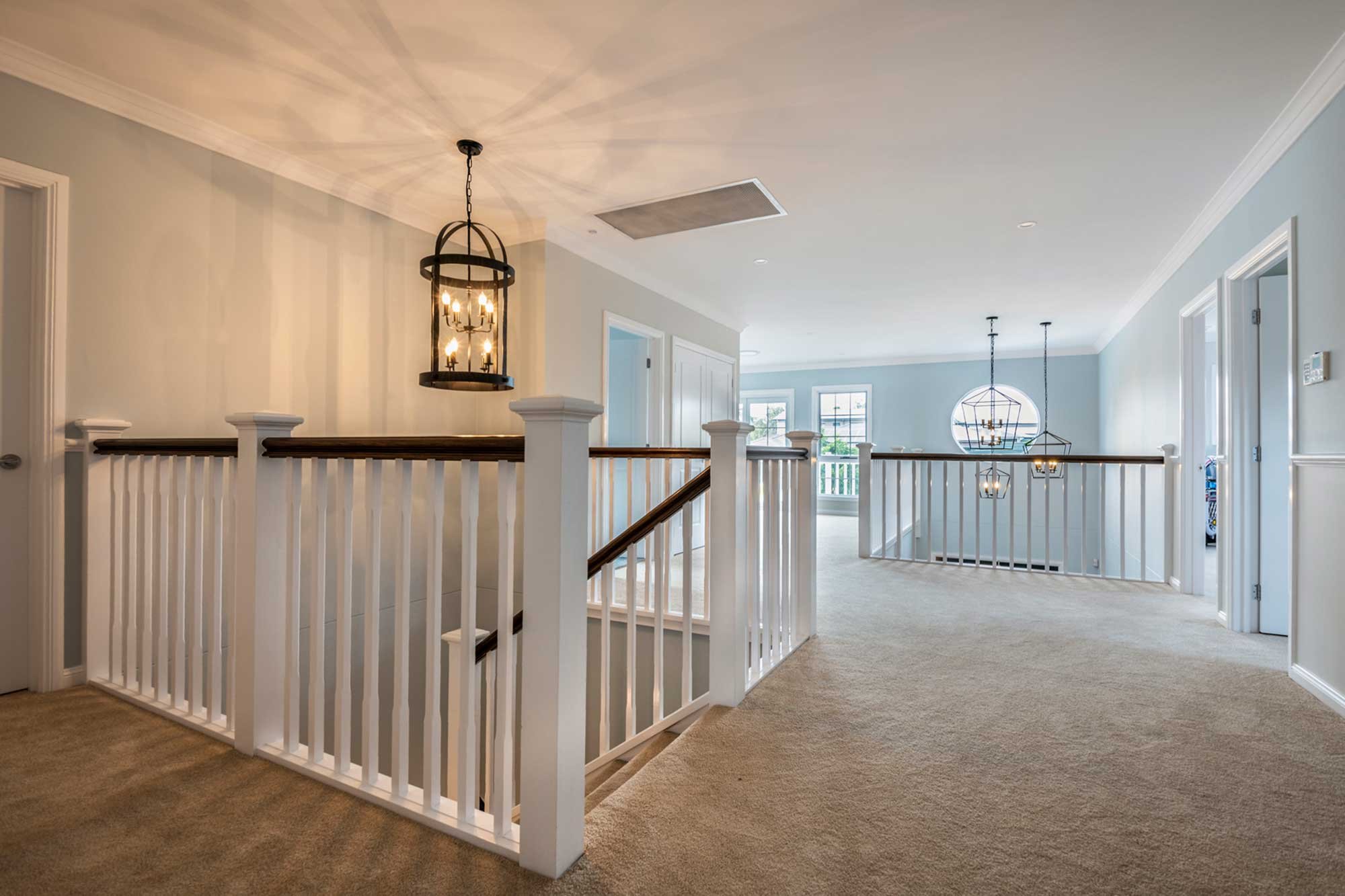 hallandhart-H0232-2000-019