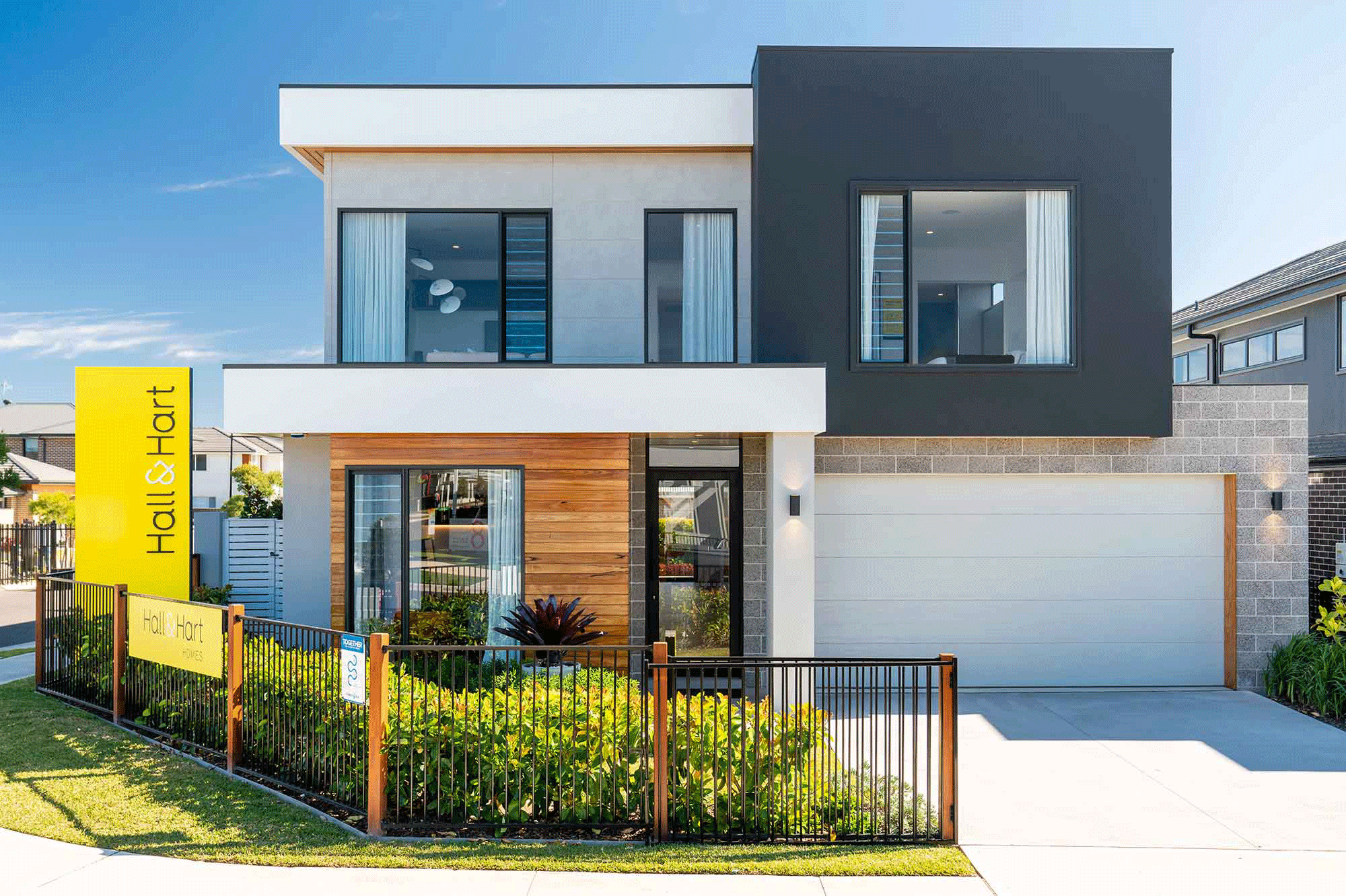 hallharthomes-soho-display